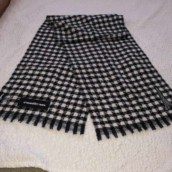 Karl Lagerfeld Black & White Plaid Rectangular Scarf Eiffel Tower Patch NWT - Picture 9 of 16